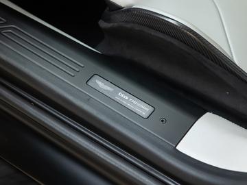 2024 Aston Martin DBS 缩略图 28