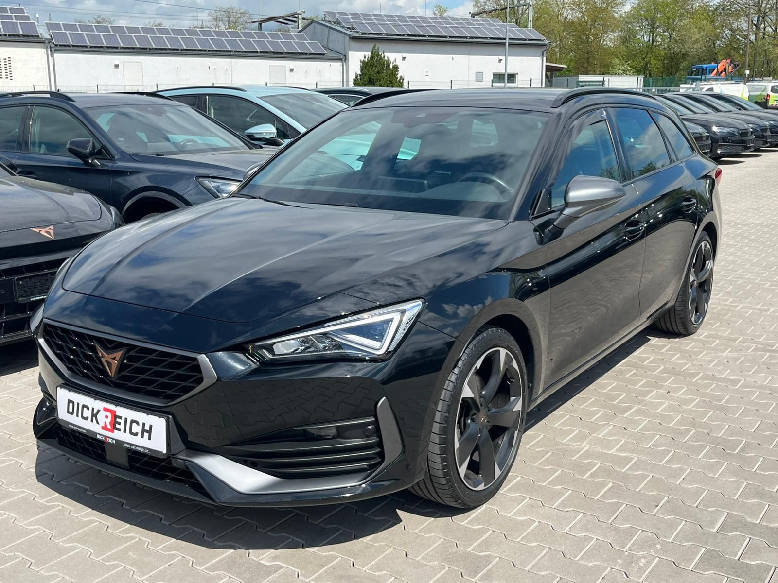 Fahrzeugabbildung CUPRA Leon 1.5 TSI LED*NAVI*APP*SHZ*KAMERA*ACC*MEMORY