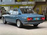BMW 518 Gepflegter Zustand! Schiebe-Dach, Autoradio - BMW 518 mit Benzin-Antrieb: Limousine