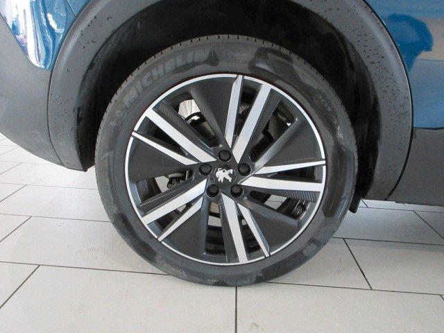 Fahrzeugabbildung Peugeot 5008 GT 1.2T NAVI/LED/SHZ/LEDER/PDC+CAM/PARKASS.
