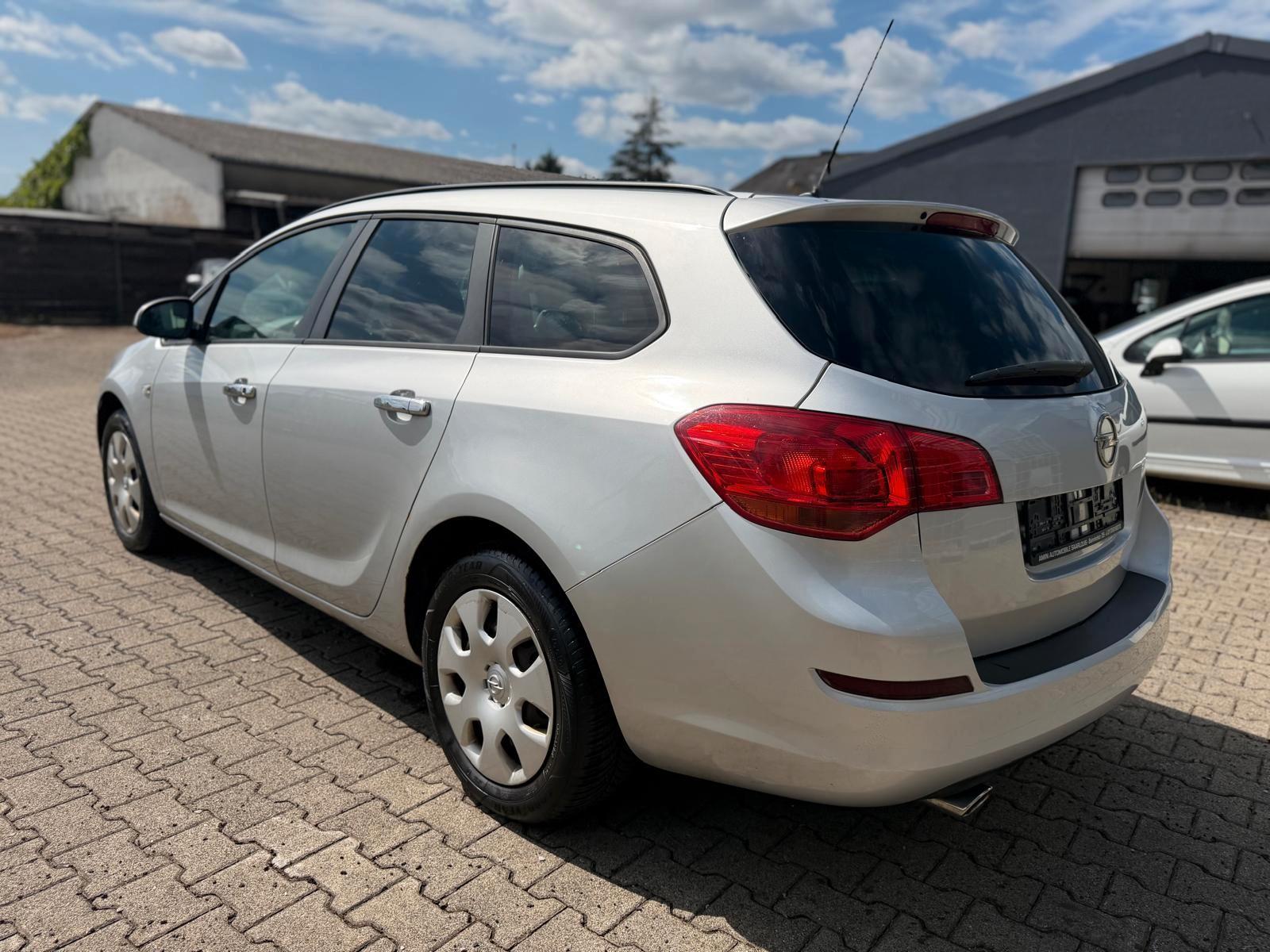 Opel Astra 2011 — engine 1.364 cm³, 140 HP (103kW)