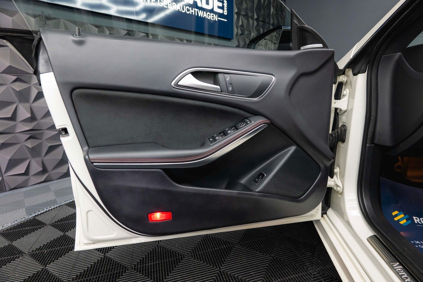 Fahrzeugabbildung Mercedes-Benz CLA 250 Shooting Brake 4Matic AMG Night Pano LED