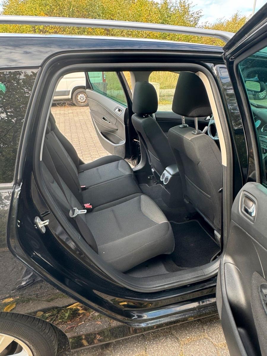Peugeot 308 2011 — photo 12