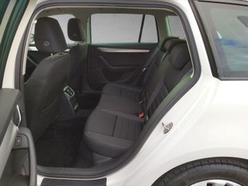 Fahrzeugabbildung SKODA Octavia Combi Ambition 2,0 TDI DSG GRA AHK Navi