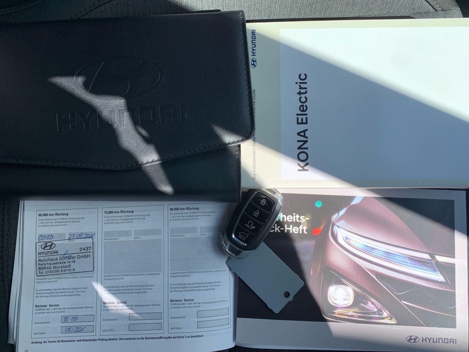 Fahrzeugabbildung Hyundai KONA Select Elektro 11 kW OBC Sitzheizung