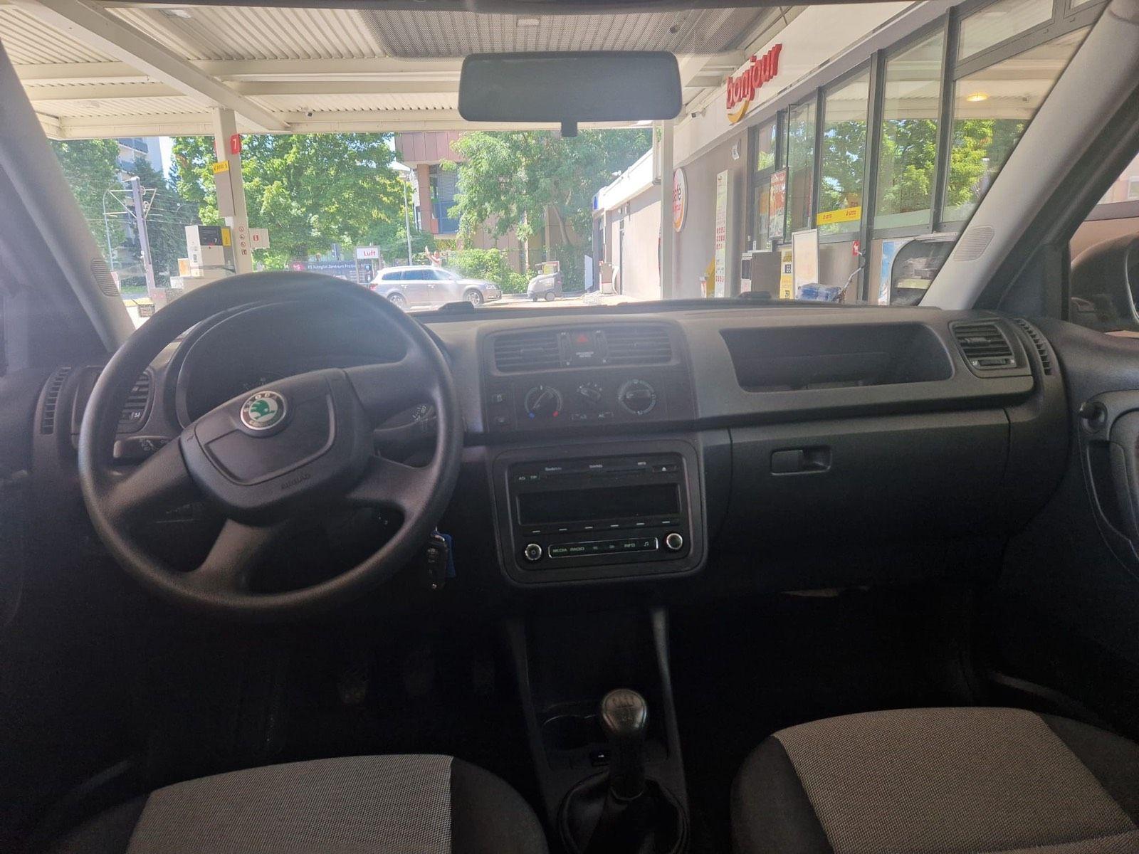 Skoda Fabia 2012 — photo 10