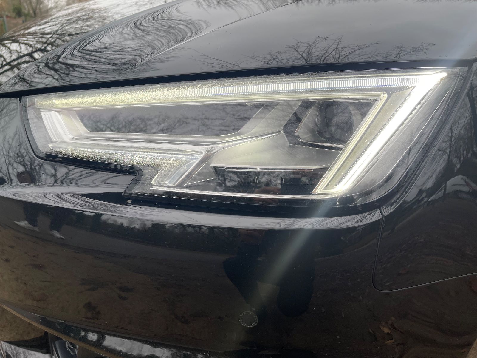 Fahrzeugabbildung Audi A4 Avant S-Line AHK*LED*PDC*TEILLEDER*TEMPO+