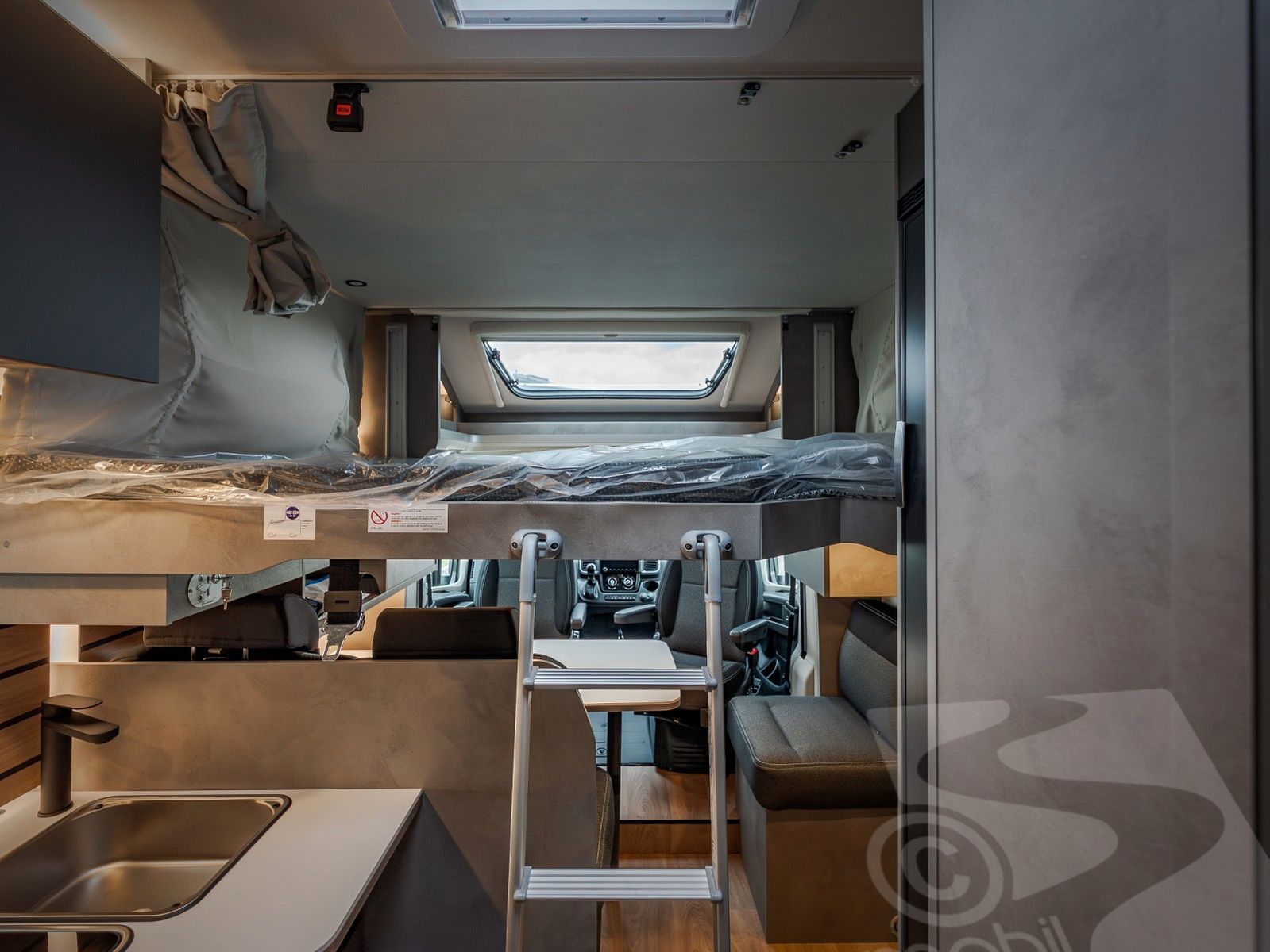 Fahrzeugabbildung Crosscamp EXPDN 7.4 E Peugeot Automatik