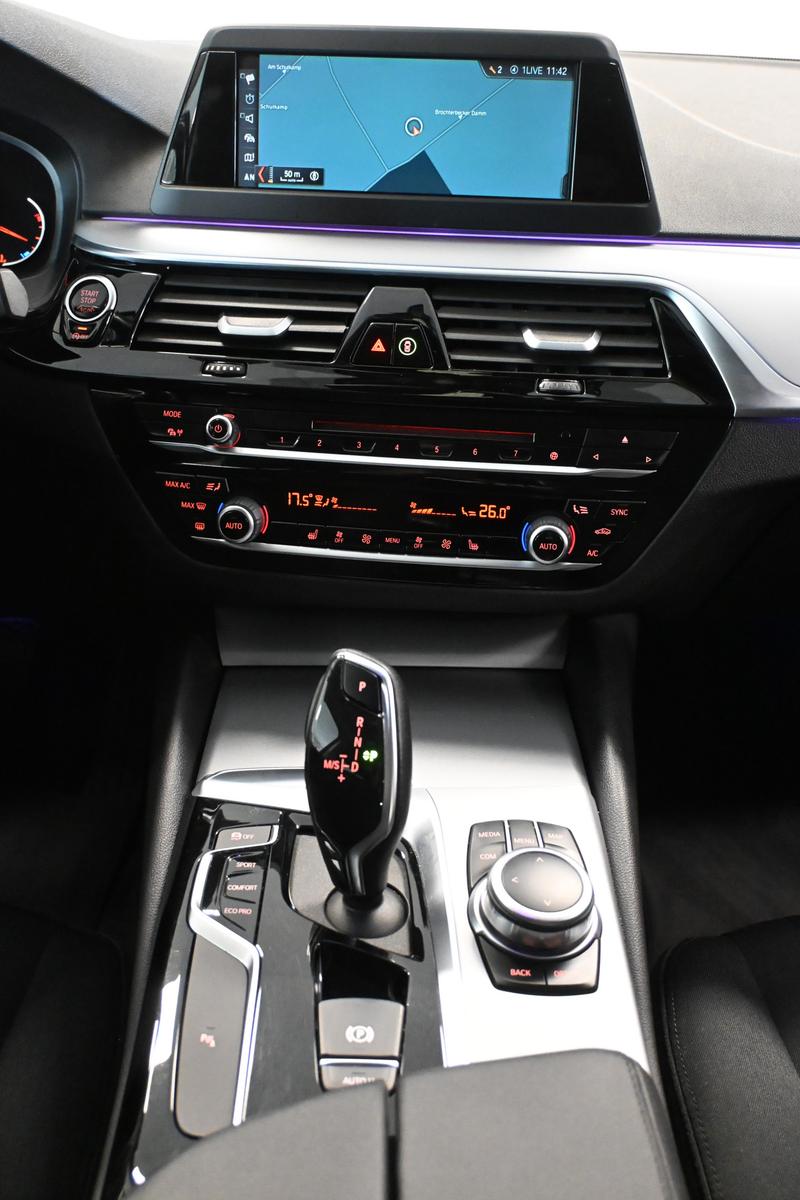 BMW 520 d Lim. *LED *SHZ *KAMERA *VIRTUAL*19ZOLL