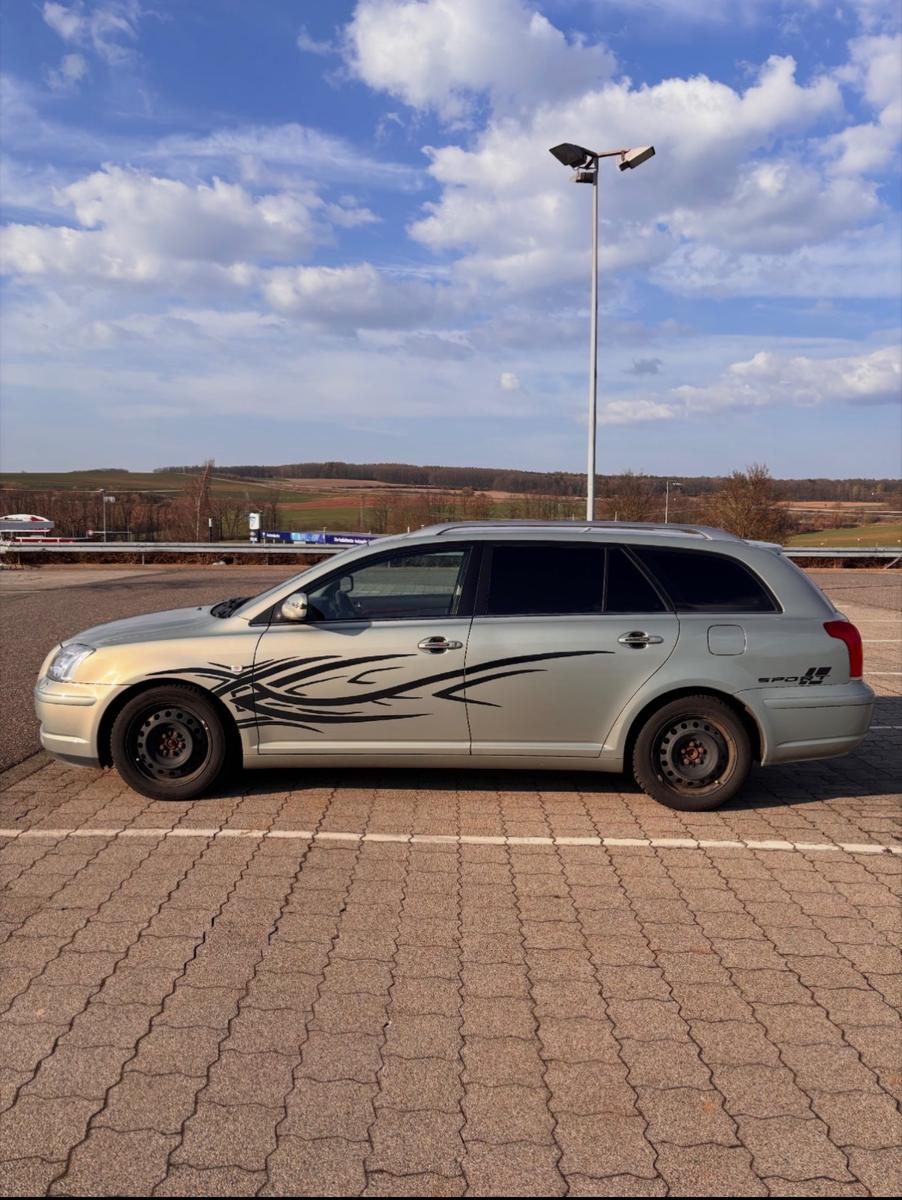 Toyota Avensis, 2005