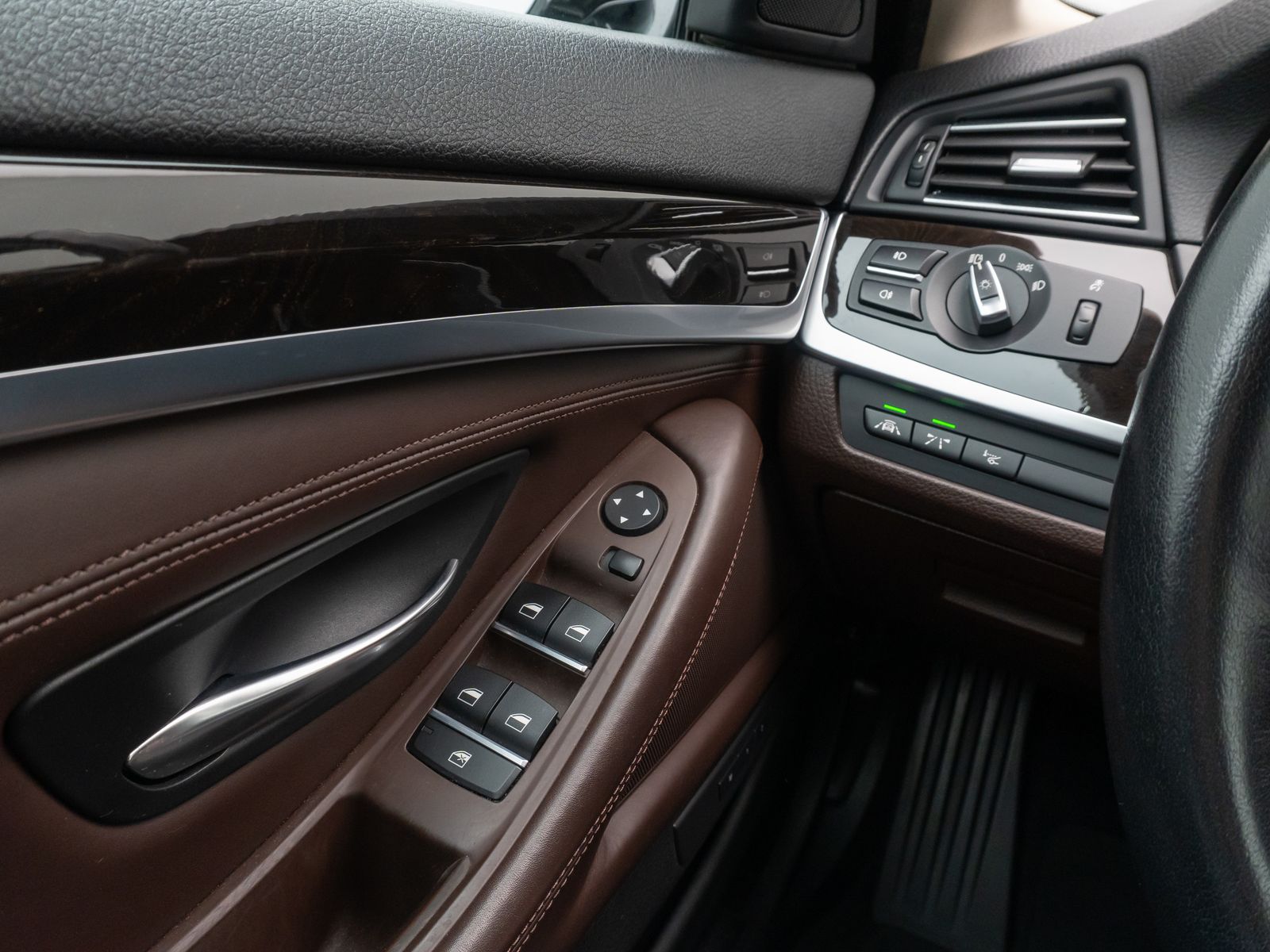Fahrzeugabbildung BMW 535i Luxury Line HUD Memory ACC NaviPro Komfort