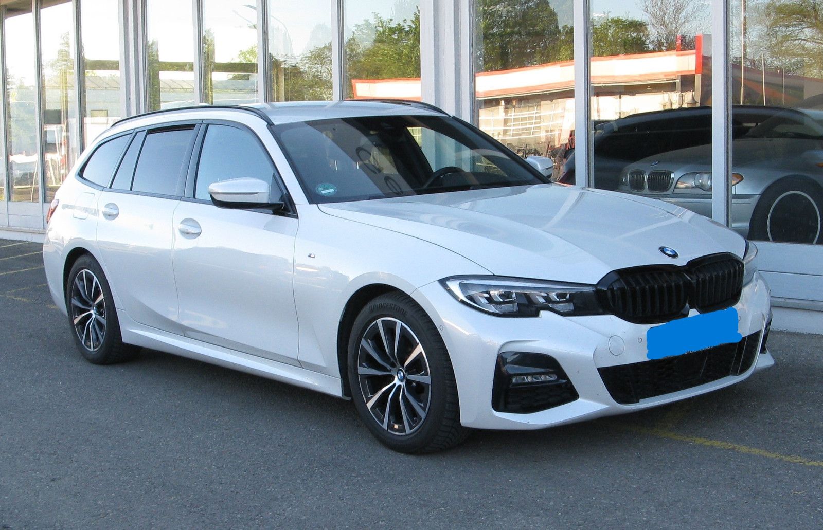 BMW 320  Touring 320 d M-Sport*Hybrid*Kamera*Navi* foto 8