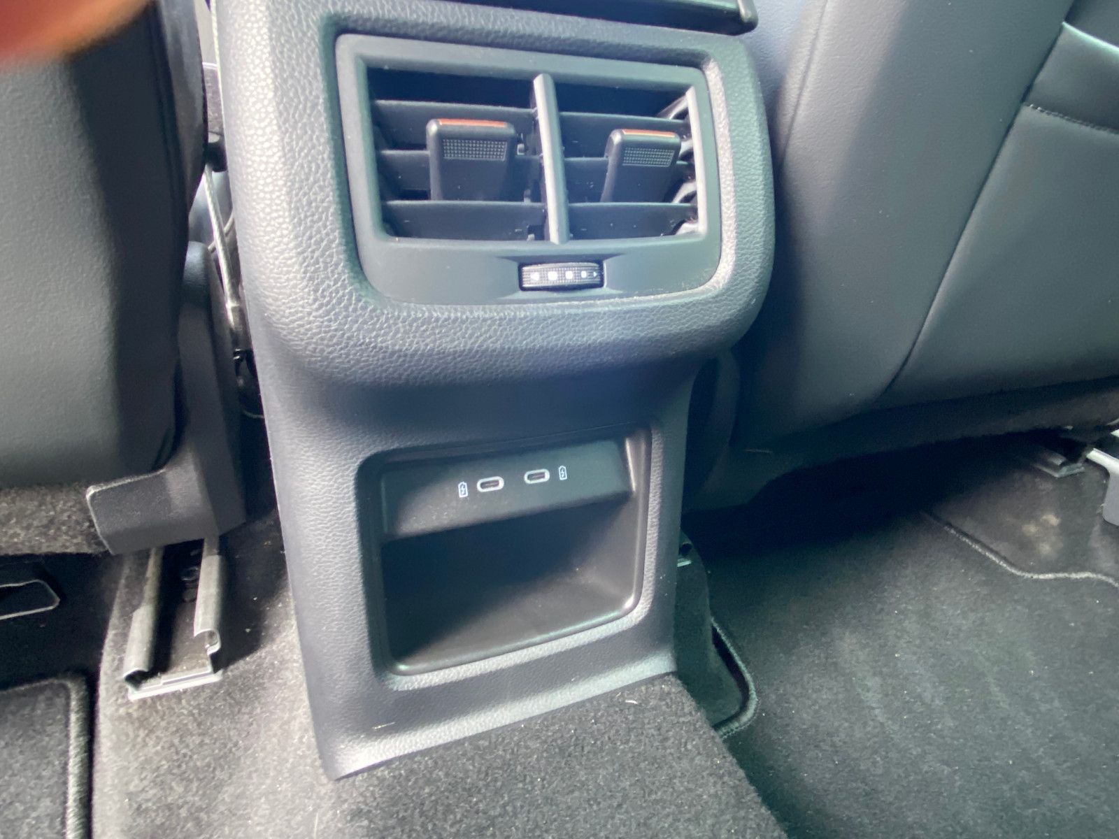 Fahrzeugabbildung CUPRA Ateca 2,0 TSI DSG VZ 4Drive *NAVI *AHZV *Winterp