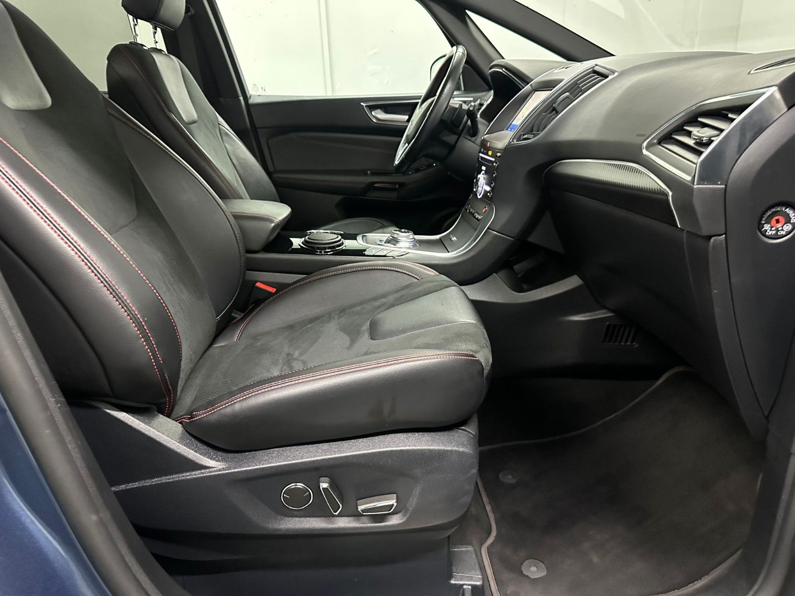 Fahrzeugabbildung Ford S-Max 2.0 EcoBst. ST-Line 7-Sitzer*AHK*SDH*PANO*