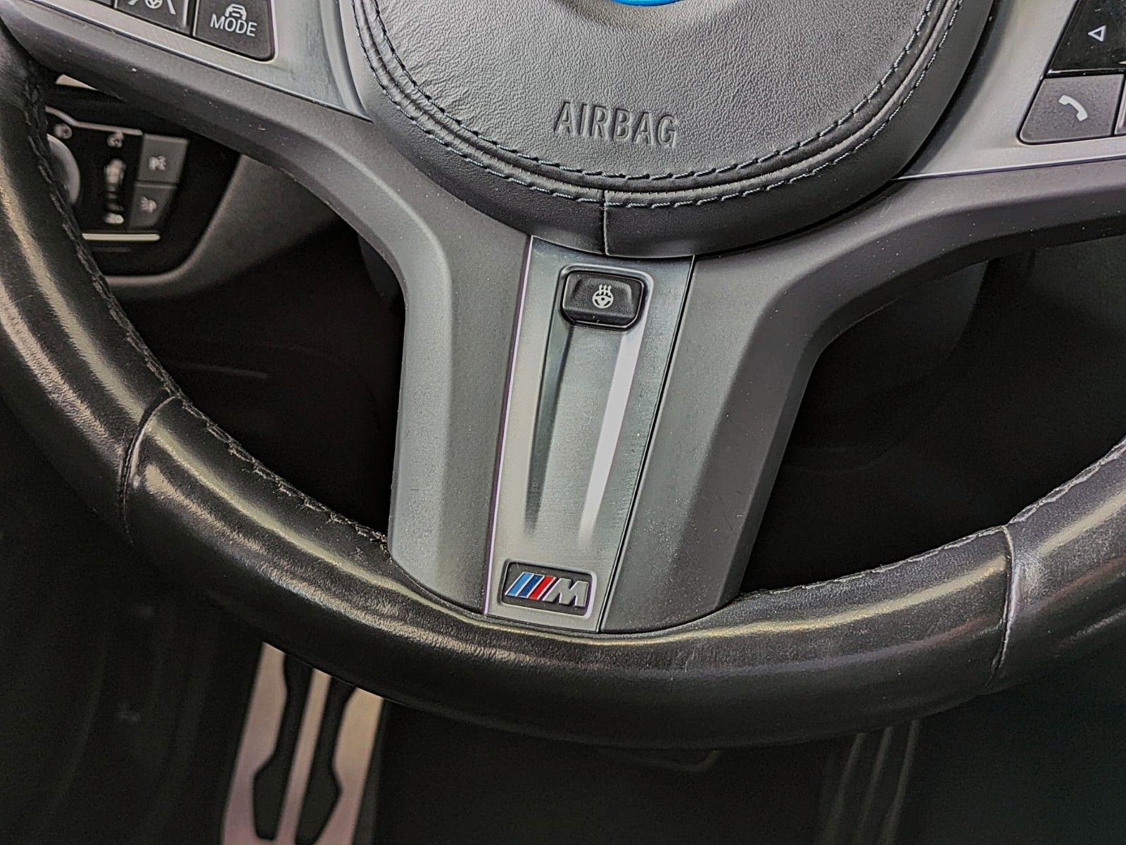 Fahrzeugabbildung BMW 530e M SPORT VIRTUAL HUD NAVI LASER LEDER AHK