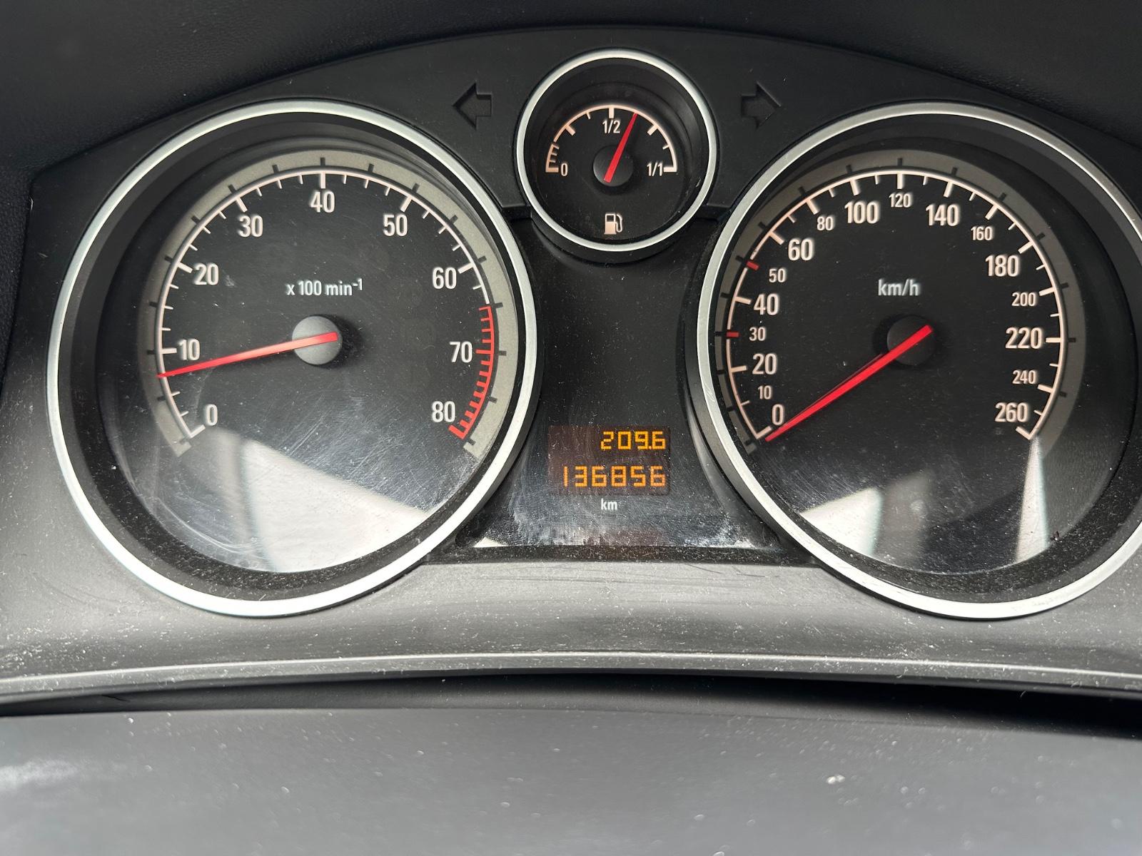 Opel Astra 2006 — photo 12
