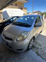 Toyota Yaris 1.4 D-4D DPF 5 porte Sol - Toyota Yaris Sol mit Diesel-Antrieb
