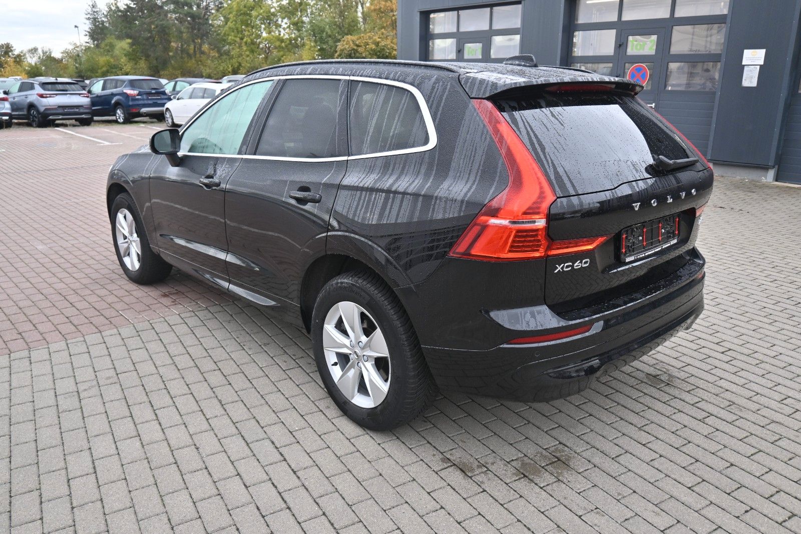 Fahrzeugabbildung Volvo XC60 B4 Benzin Core* LHZG*Allwetter*GoogleMaps*