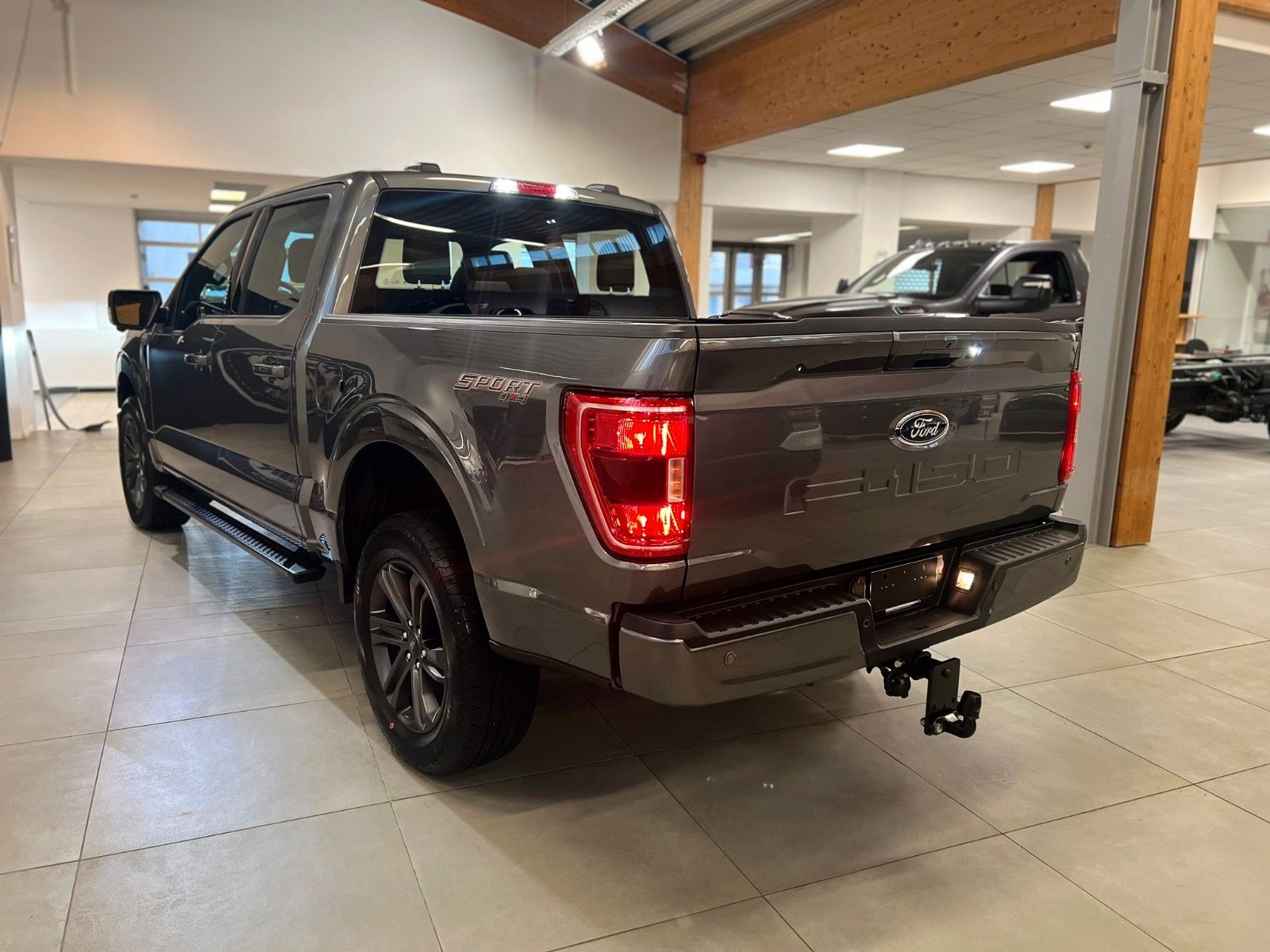 Fahrzeugabbildung Ford F-150 XLT 5.0L V8 Supercrew 5,5"