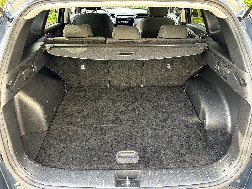 Fahrzeugabbildung Hyundai TUCSON 1.6 CRDi 136PS 48V 7DCT 2WD TREND NAV+LED