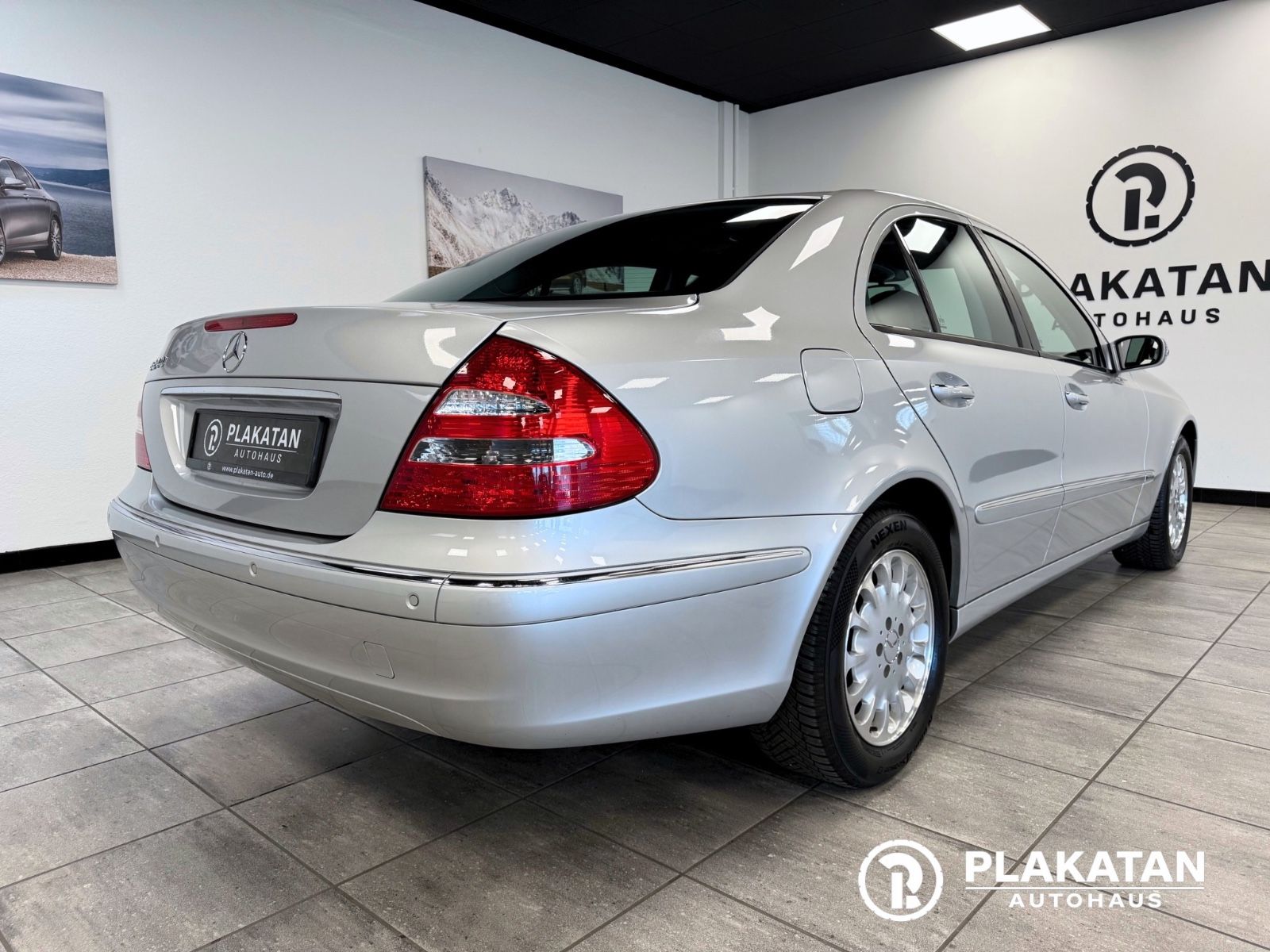 Fahrzeugabbildung Mercedes-Benz E 240 ELEGANCE, TÜV Neu, 2 Hand