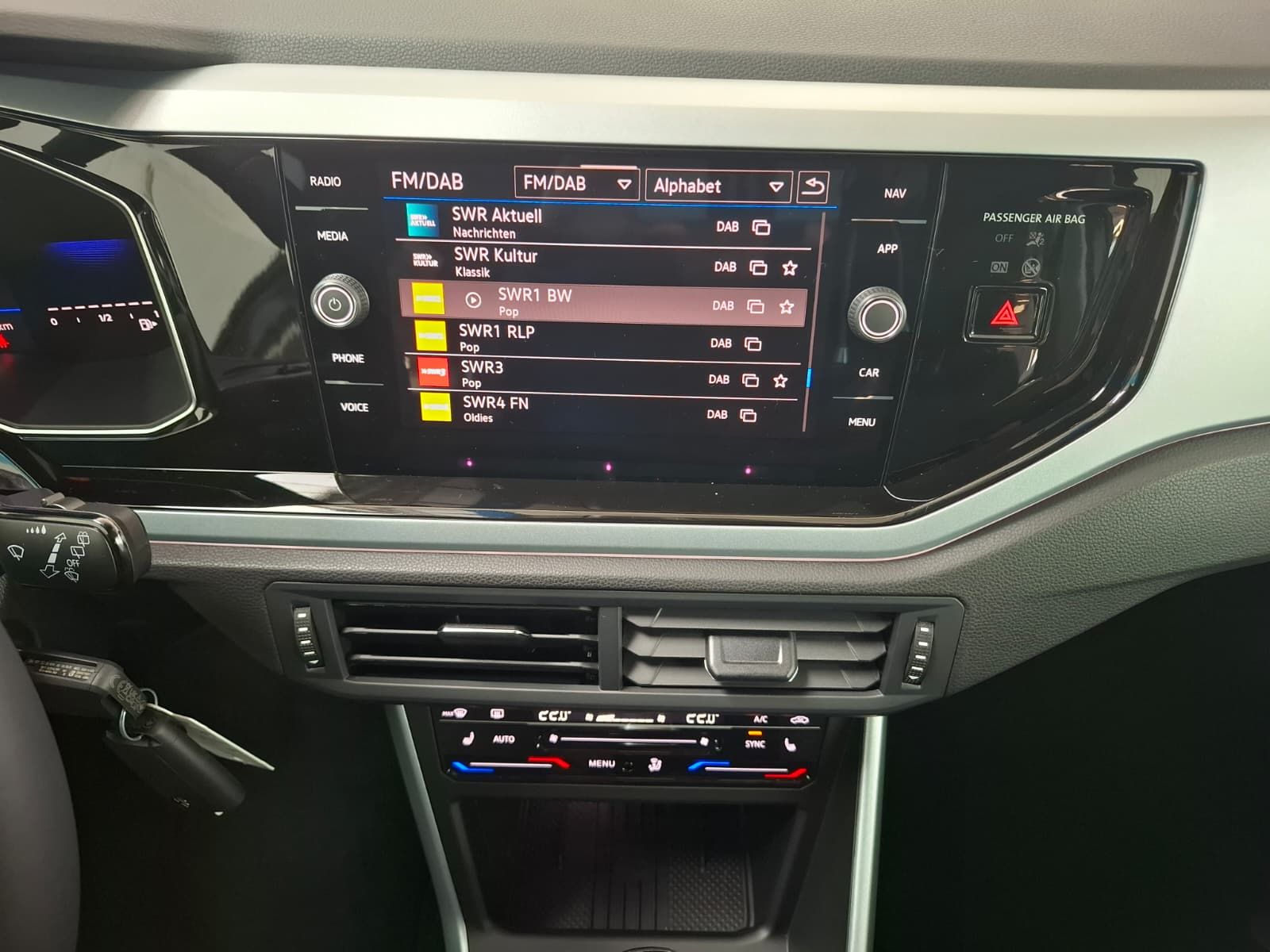 Fahrzeugabbildung Volkswagen Polo VI Energy 1.0 TSI DSG +LED +ACC+Travel Ass.
