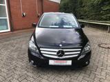 Mercedes-Benz B 180  7G-DCT BlueEFFICIENCY - Mercedes-Benz B-Class: Kombi