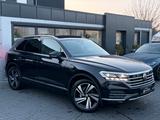 Volkswagen Touareg Elegance 3.0 4Motion*ACC*HUD*AHK*Kamera* - Volkswagen Touareg: Elegance