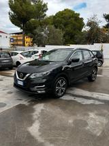 Nissan Qashqai 1.6 dCi 2WD N-Connecta - Nissan Qashqai mit Diesel-Antrieb: Kombi, Automatik