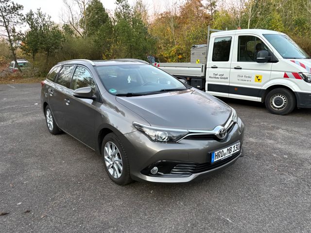 Toyota Auris Touring Sports 1,2L 