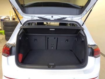 Volkswagen Golf - 8