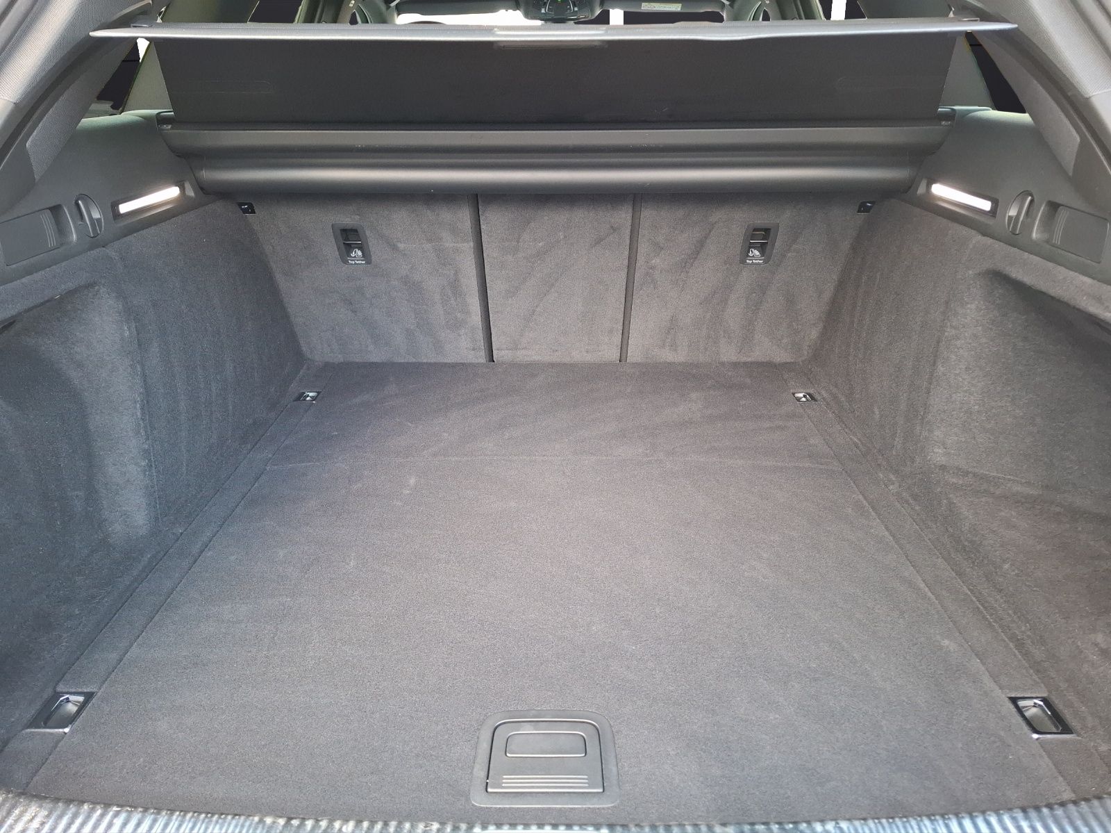 Fahrzeugabbildung Audi A4 Avant 35 TDI S-tronic LED Navi AID GRA RFK Le