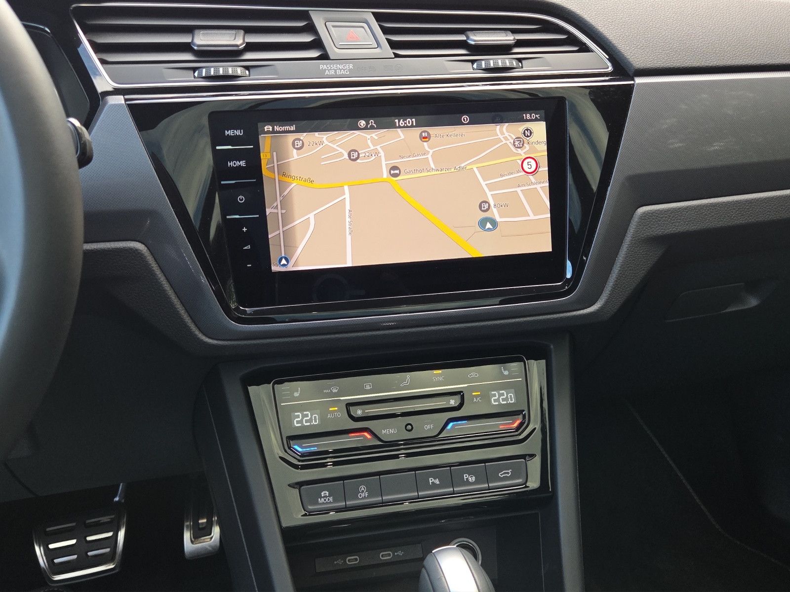 Touran R-LINE 1.5 TSI OPF DSG Pano AHK