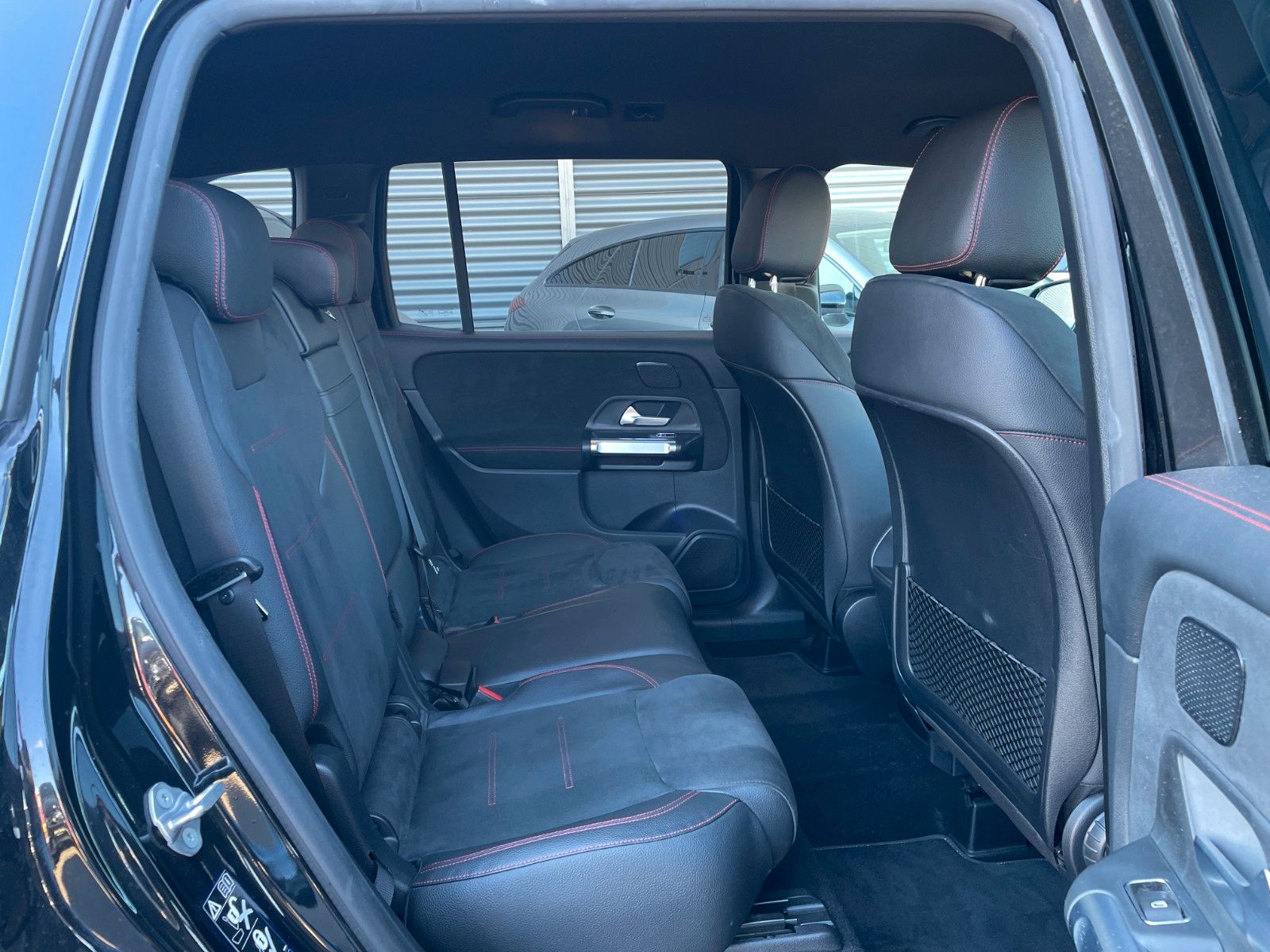 Fahrzeugabbildung Mercedes-Benz GLB 200 AMG 7-Sitzer +Ambiente+R-Kamera+Carplay