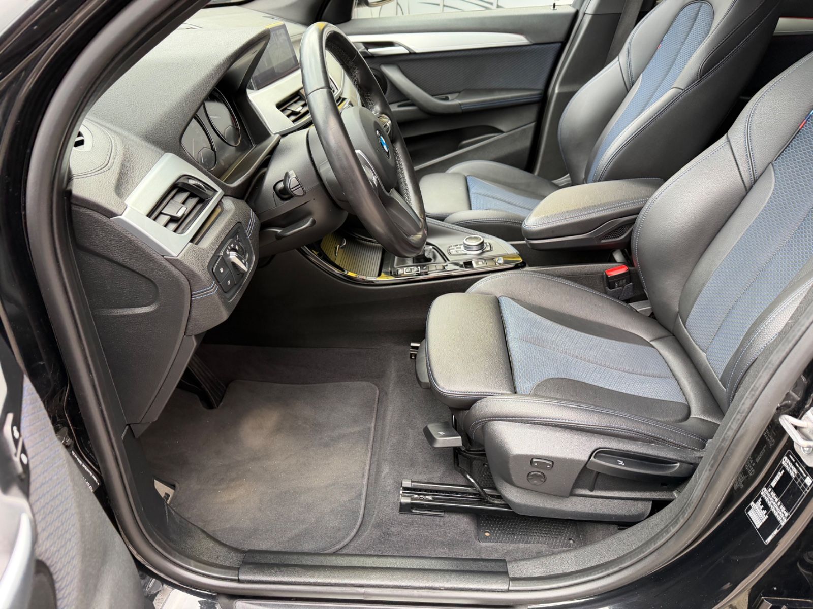 BMW X1 sDrive 18 d/M SPORTPAKET/LED/KAMERA/LEDER/AUT foto 11