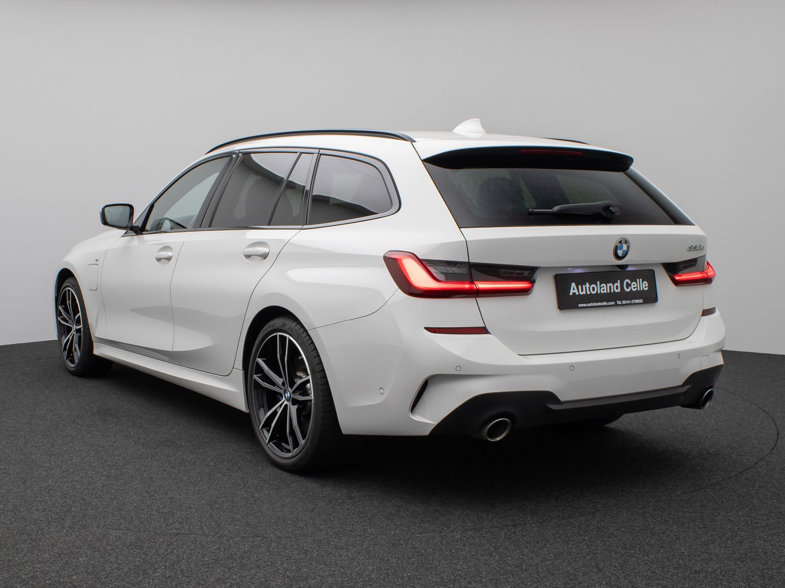 Fahrzeugabbildung BMW 330e M Sport Kamera Laser HUD DAB HiFi Komfort