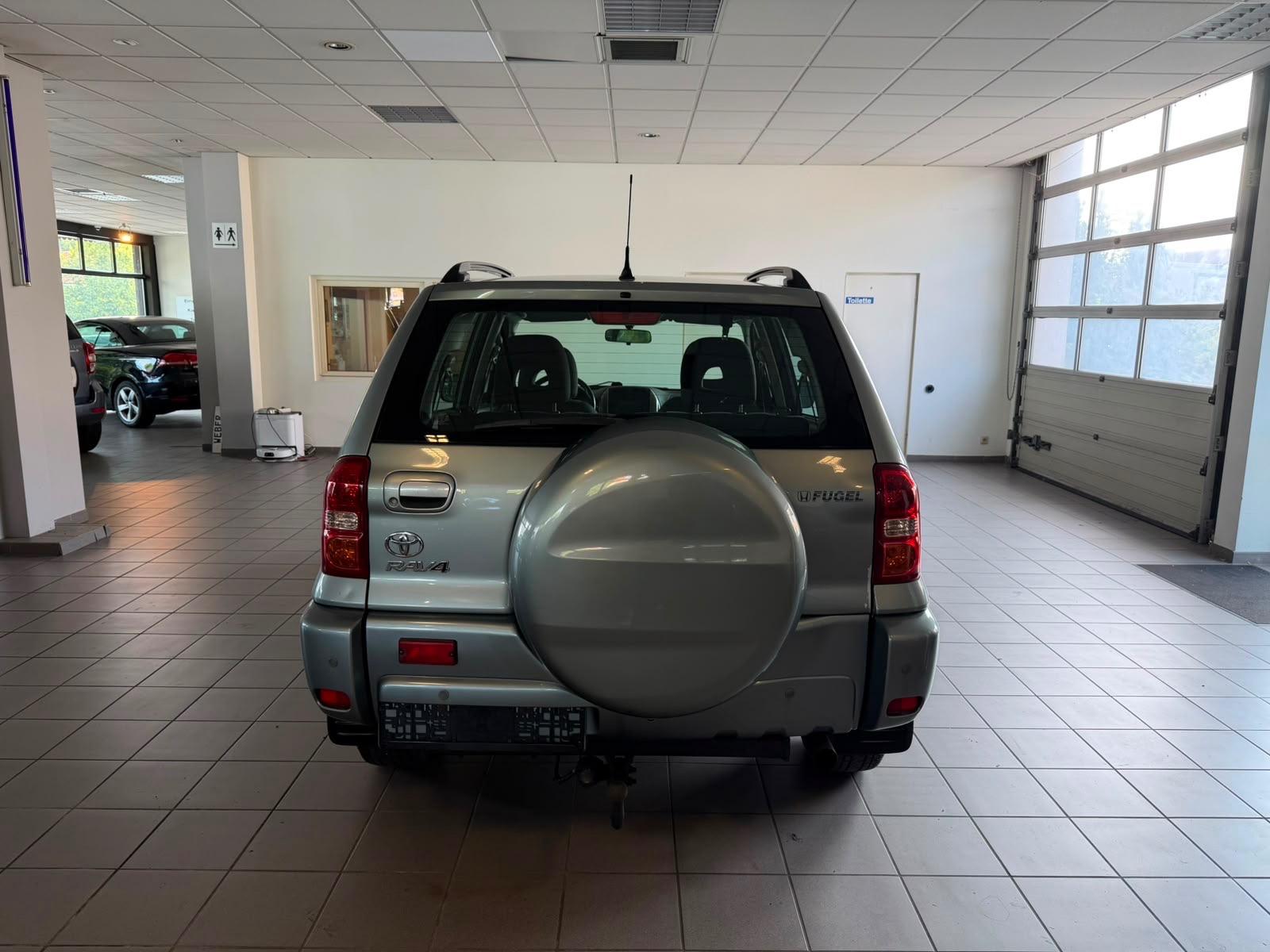 Toyota RAV4 2.0 VVT-i 150 ch 4x4 Sol • Attelage • Radar de recul