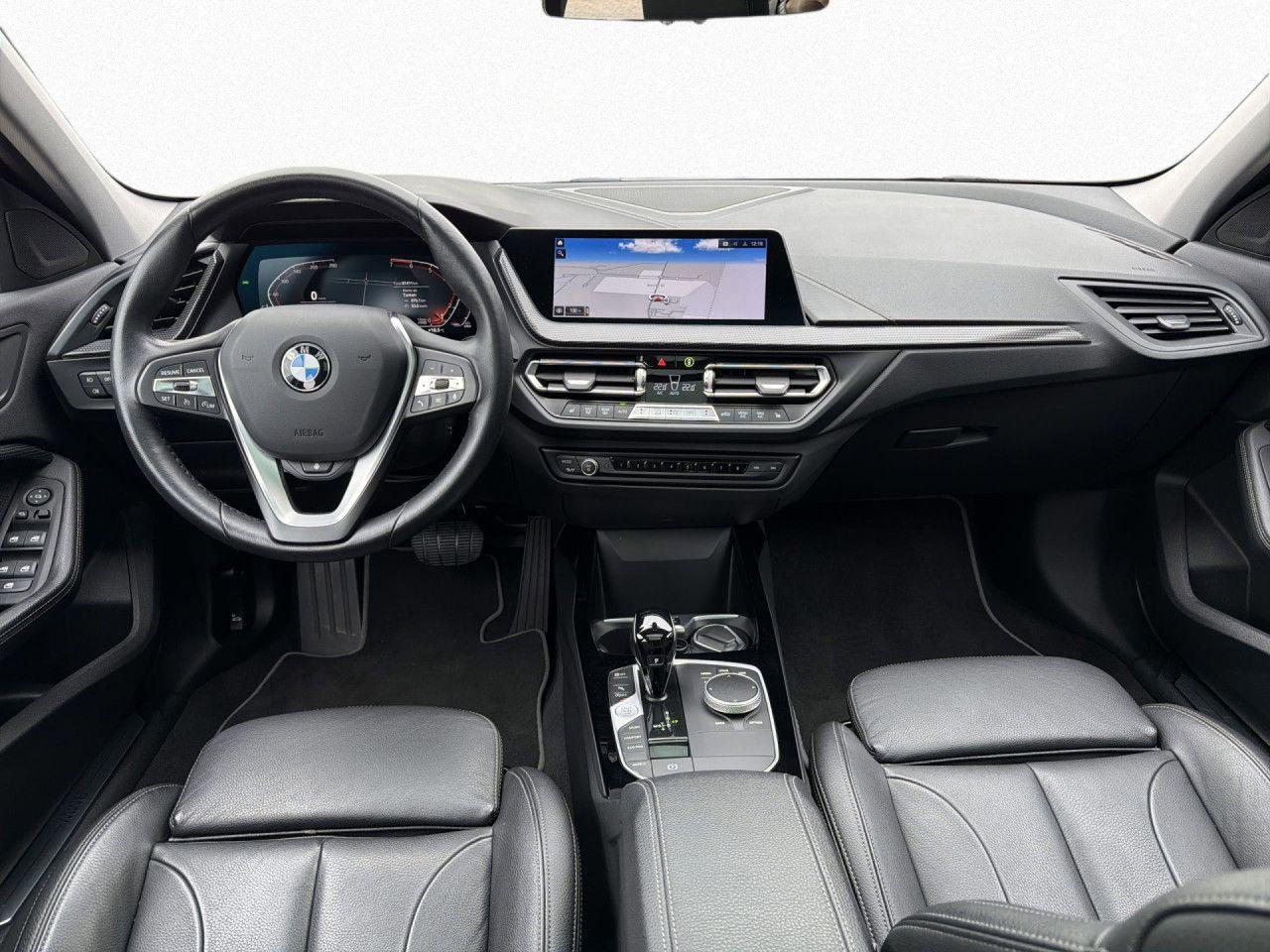 BMW 118i Sport L.,AHK,LED,LC-Pro,HUD,Dach,Lenkradhzg