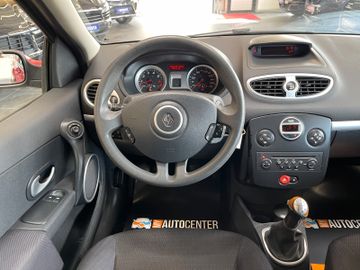 Renault Clio III Dynamique MOTOR- UND GETRIEBSCHADEN