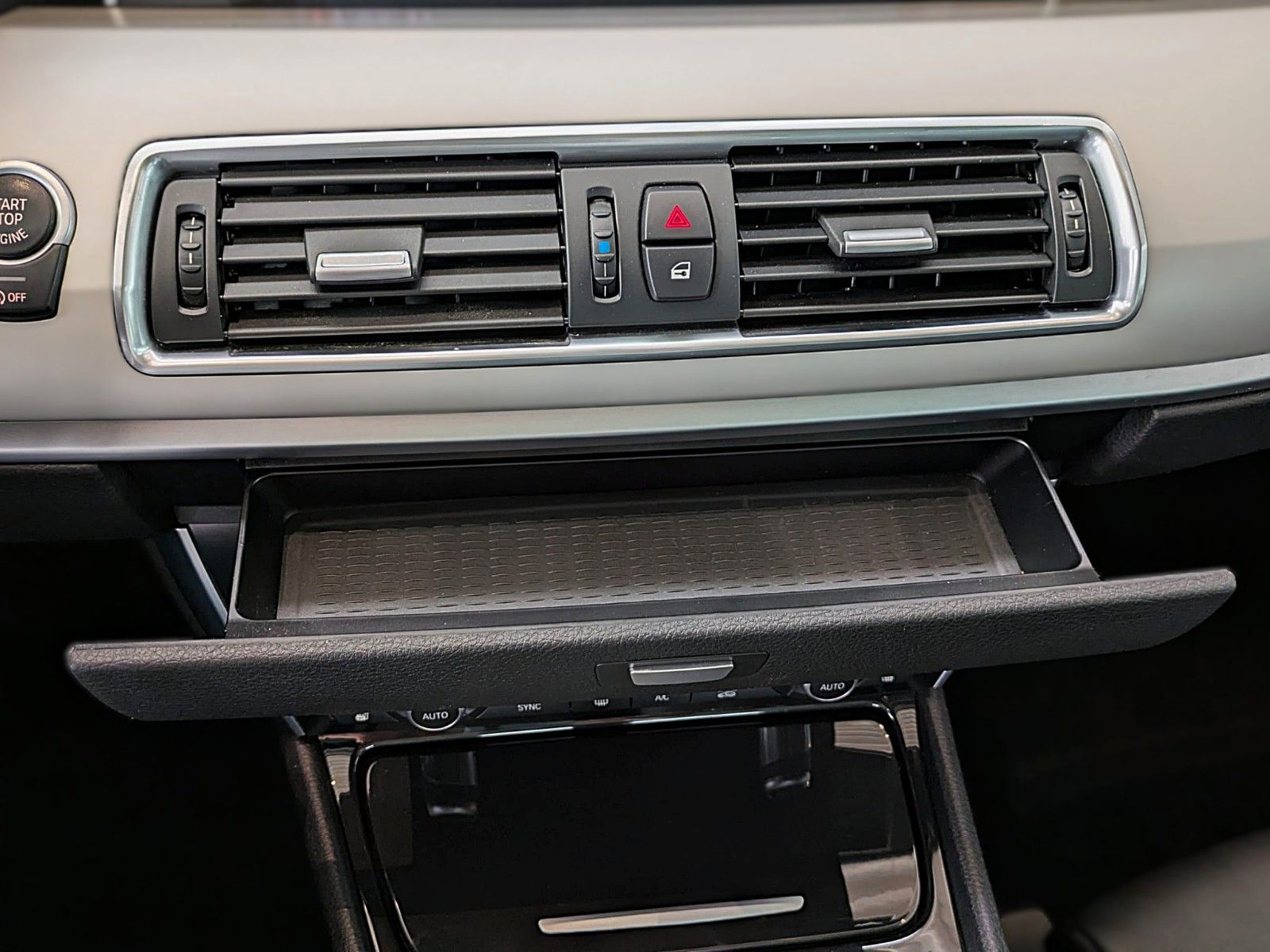 Fahrzeugabbildung BMW 530d GT xDRIVE LEDER PANO NAVI HiFi HUD STANDH.