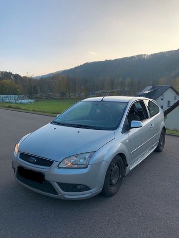 Ford Focus Style 3T 1.6l Benziner