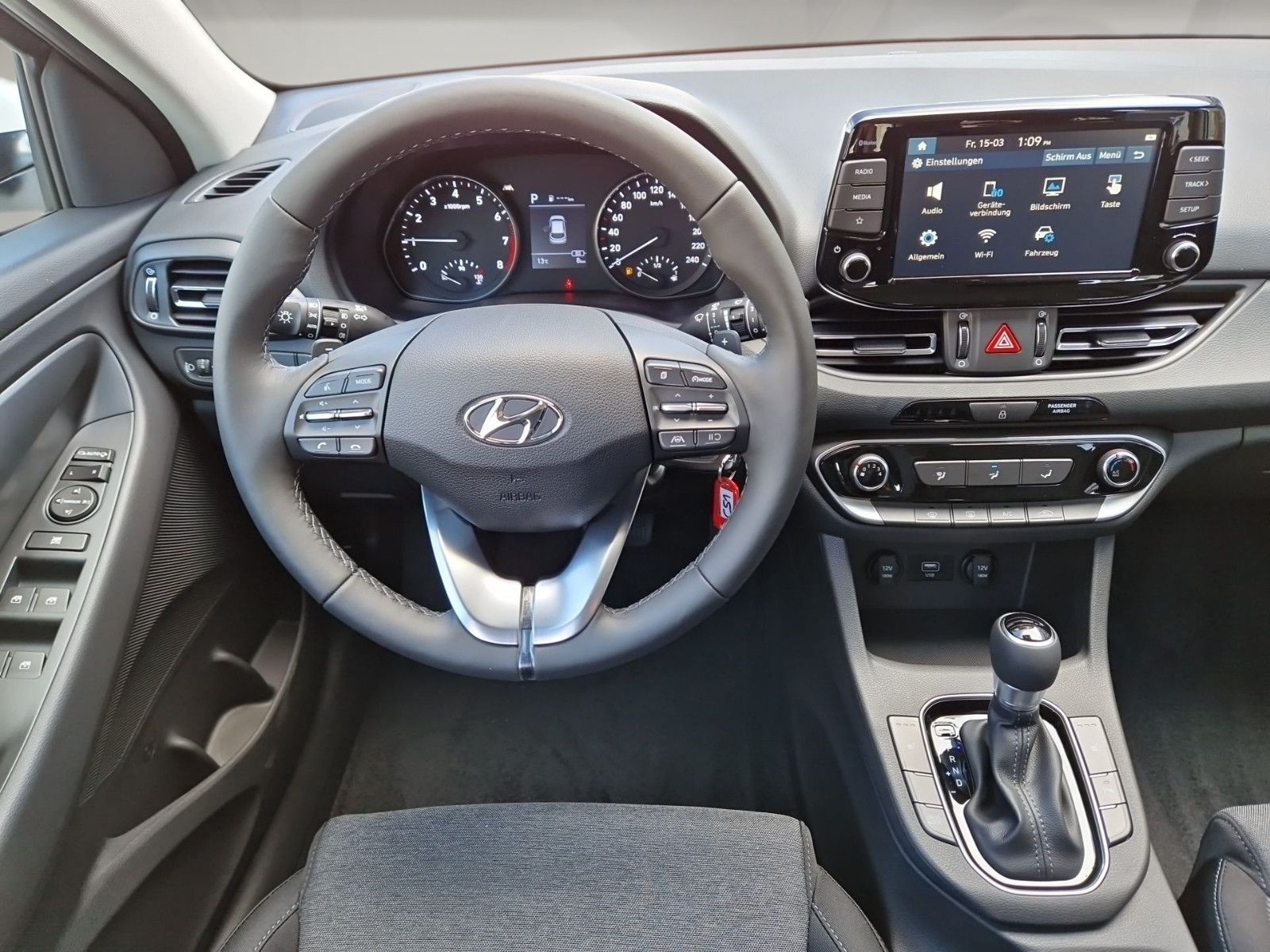Fahrzeugabbildung Hyundai i30 Kombi 1.0 T-GDI 7-DCT Select SHZ PDC CarPlay