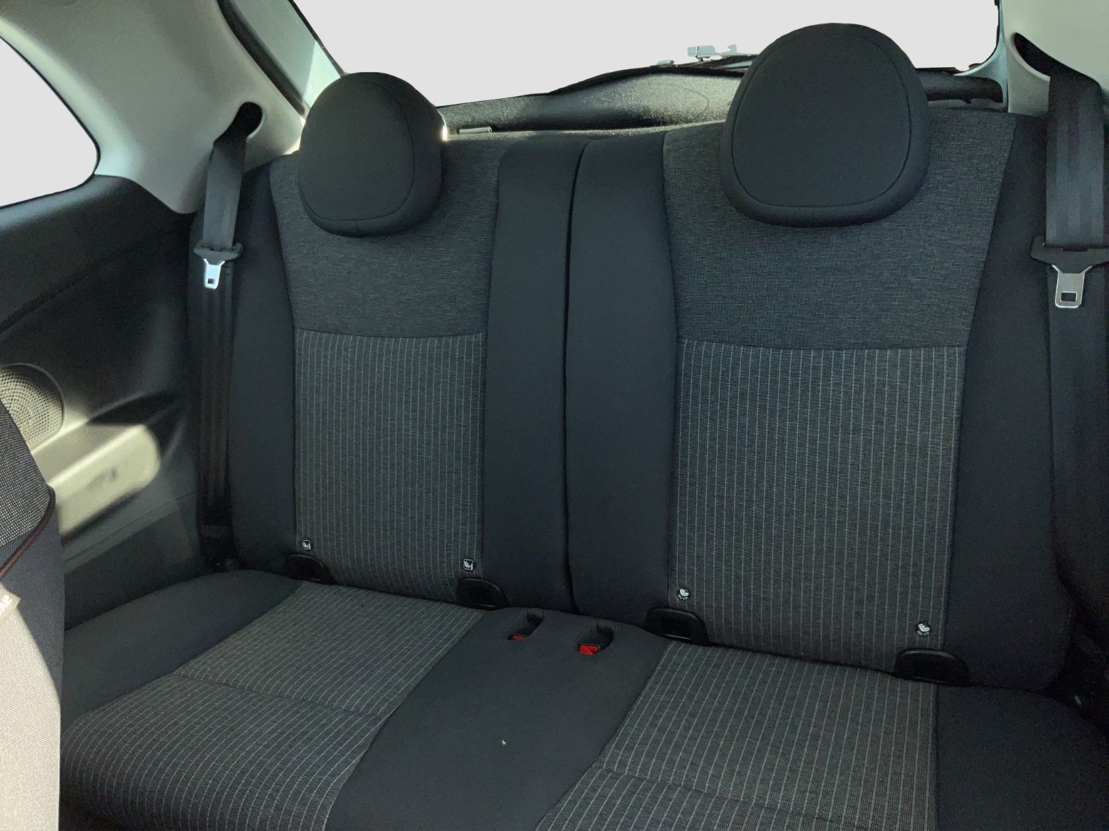 Fahrzeugabbildung Fiat 500e Icon Komfort-, Winter-, Parkpaket