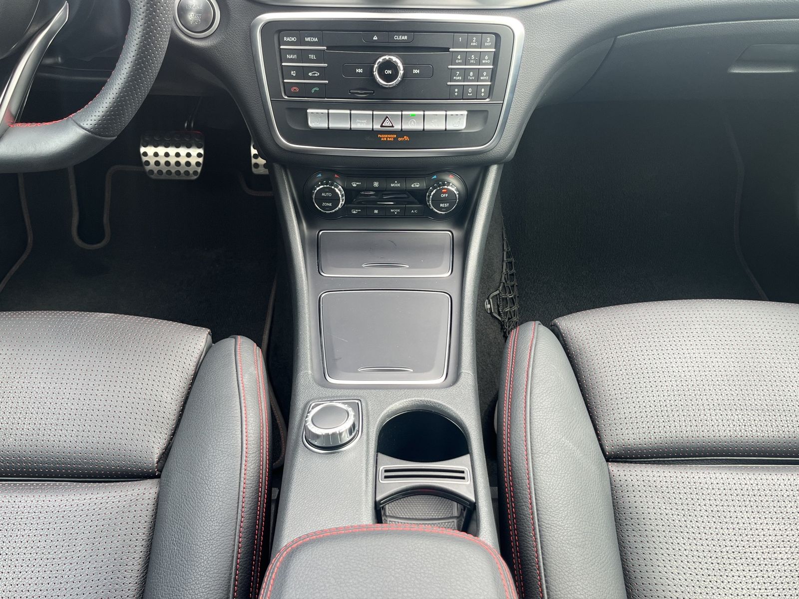 Fahrzeugabbildung Mercedes-Benz GLA 180 AMG-LINE*NIGHT-PAKET*LED*KEYLESS*LEDER**