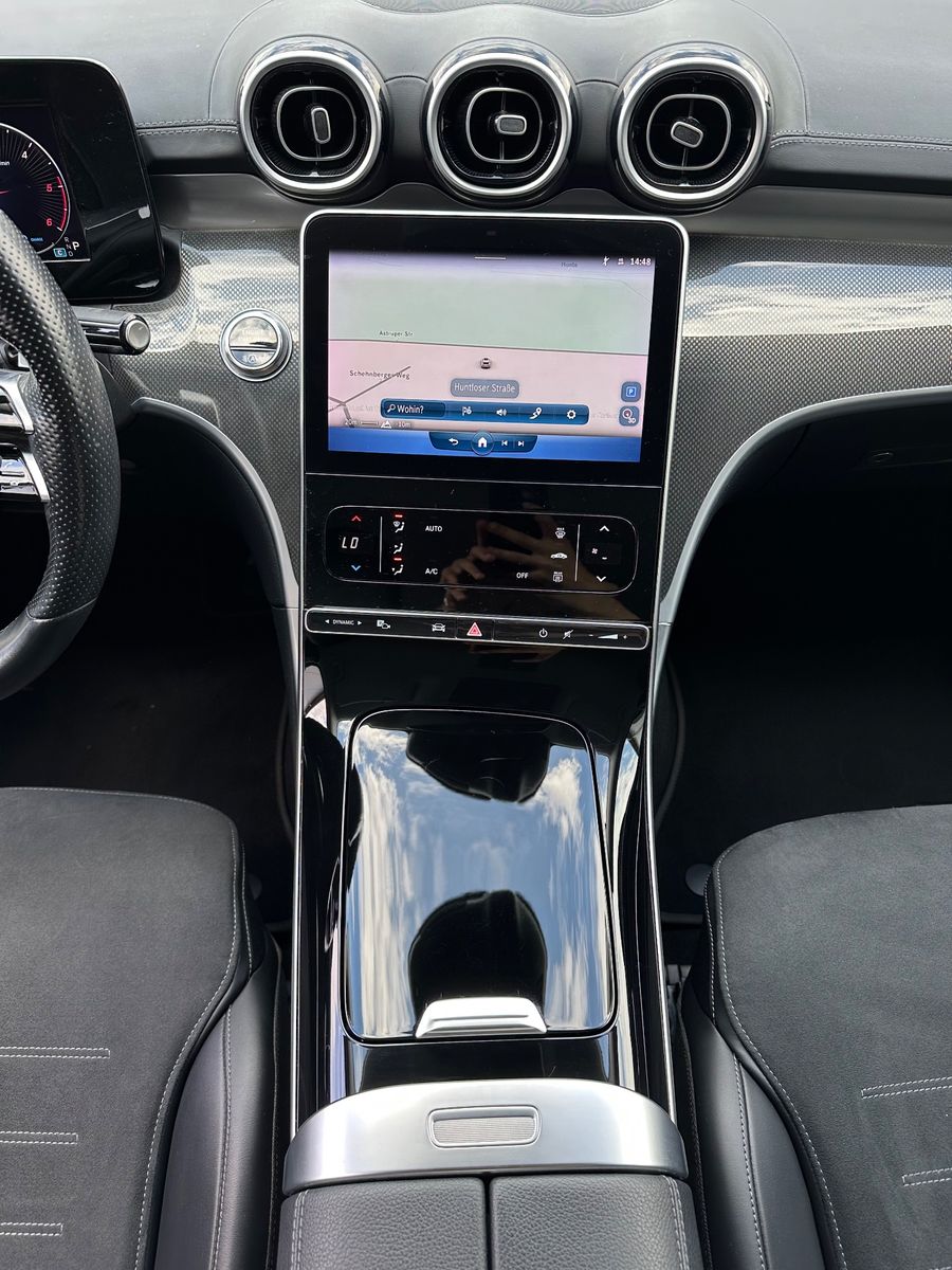 Fahrzeugabbildung Mercedes-Benz C 220 d T AMG-Line Night-Paket NAV+LED+KAM