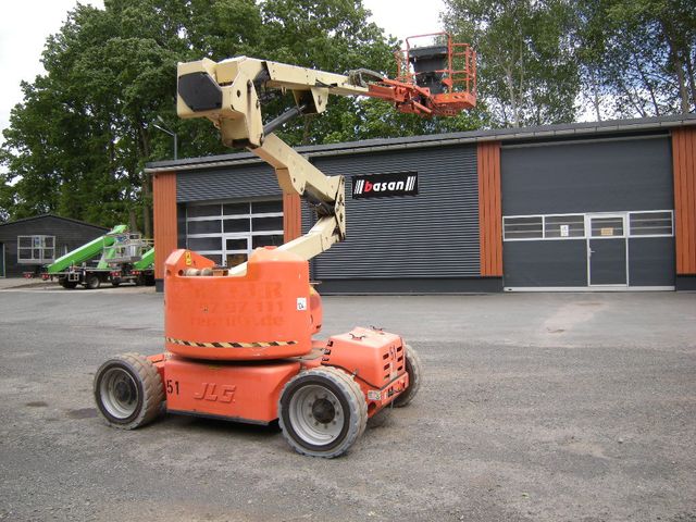 JLG M450 AJ  Gelenkteleskoparbeitsbühne 16 m