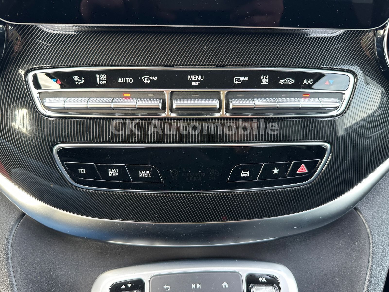 Fahrzeugabbildung Mercedes-Benz V 250d EDITION 4MATIC lang/7 Sitze/Navi/LED/AHK