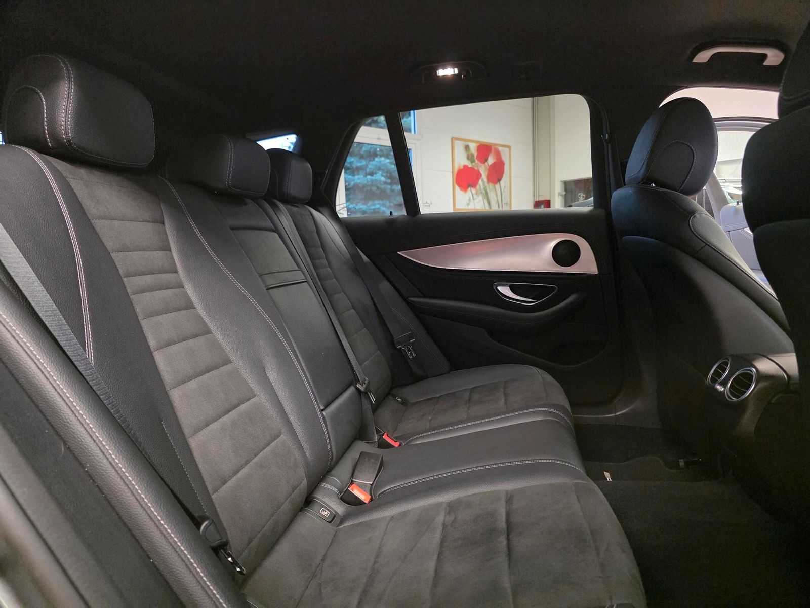 Fahrzeugabbildung Mercedes-Benz E 300 T Automatik AMG Line/20"Alu/Ahk