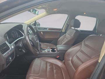 Volkswagen Touareg - 12