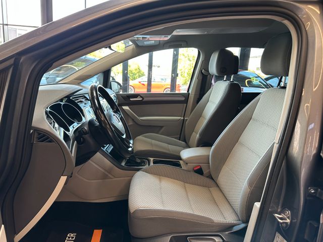 MYAUTOCENTER – Gebraucht- und Jahreswagen mit Werkstattservice in Pfaffenhofen Volkswagen Touran Comfortline BMTStart-Stopp *7 Sitzer*ACC